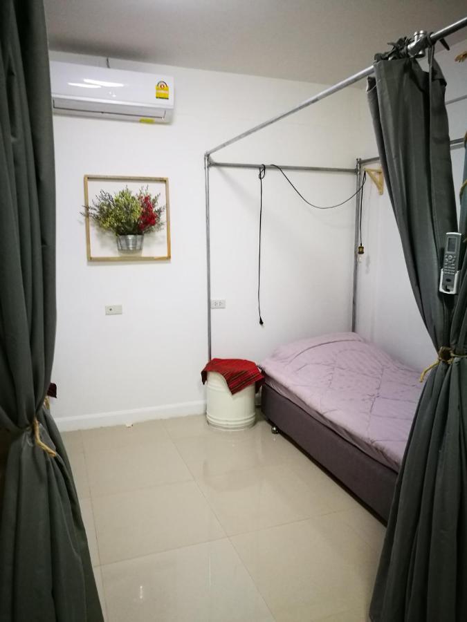 Pak Chong More Hostel Bagian luar foto