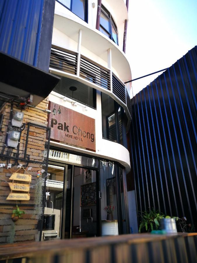 Pak Chong More Hostel Bagian luar foto