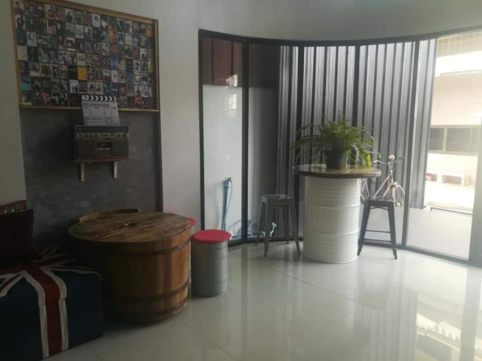 Pak Chong More Hostel Bagian luar foto