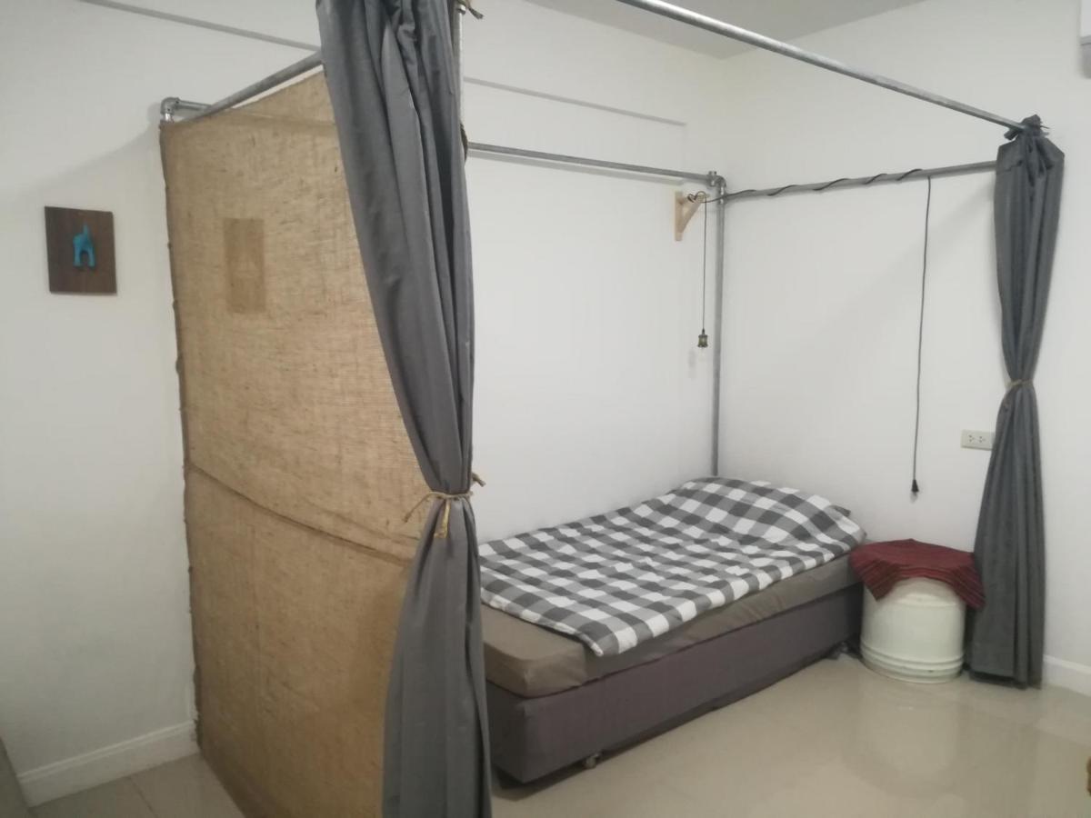 Pak Chong More Hostel Bagian luar foto
